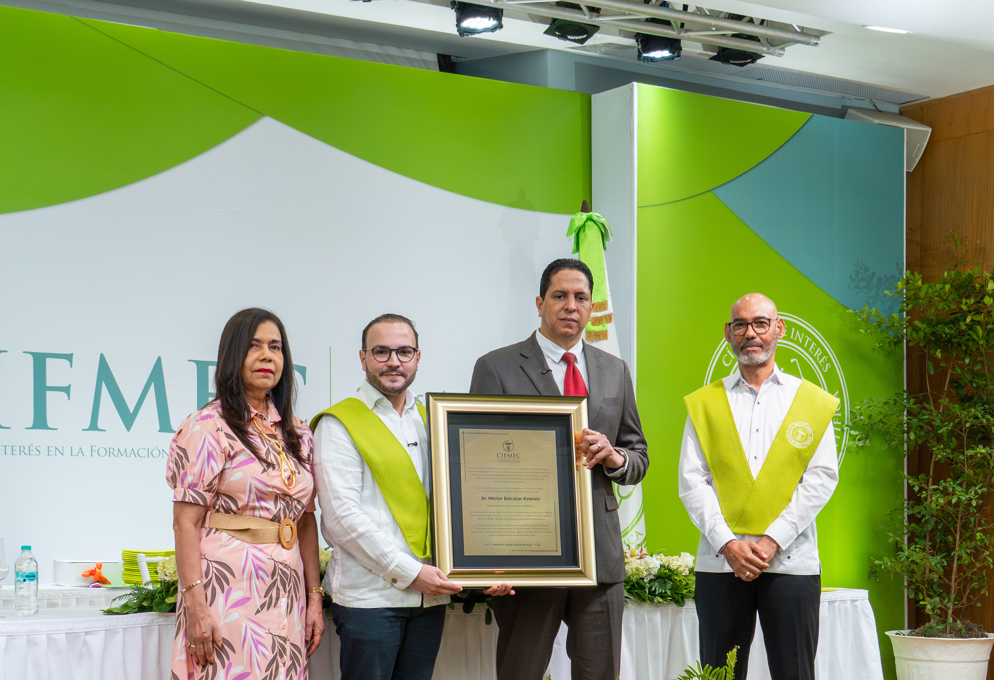 Dr. Roberto Sánchez